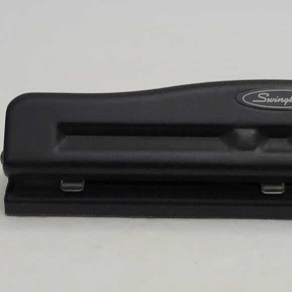 Swingline Black Heavy Duty Hole Punch - Like New! - Picture 3 of 9